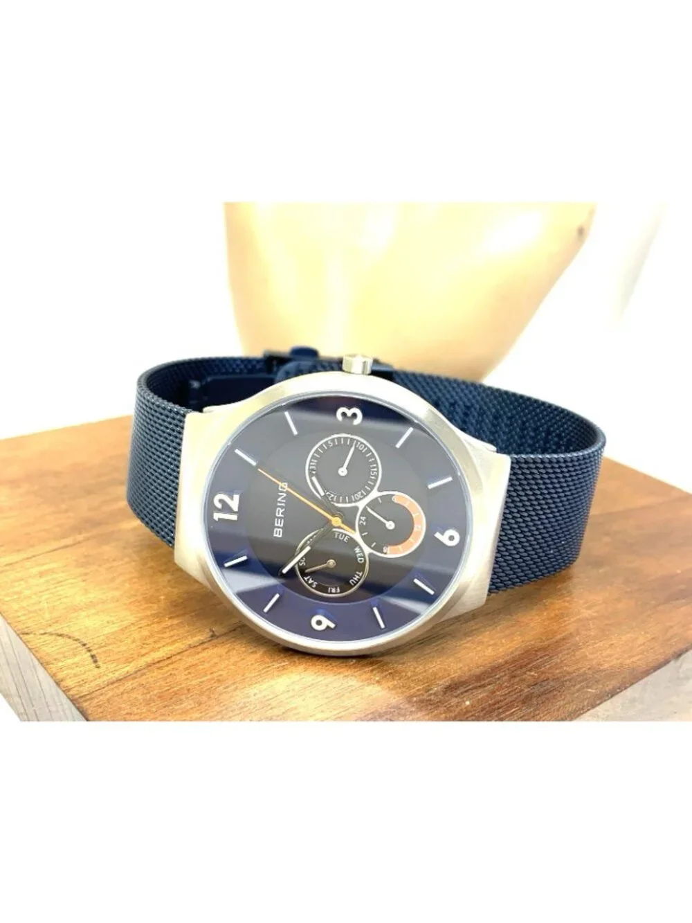 Bering Men's Watch 33441-307 Quartz Blue Dial Day Date Stainless Steel 41mm